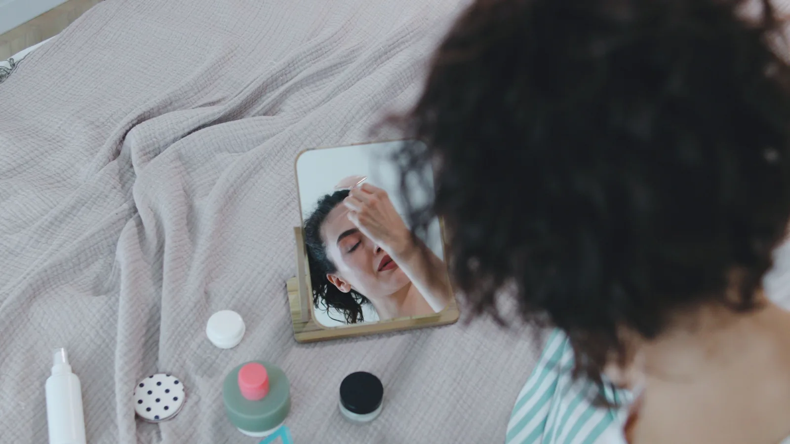 How To Plan A Simple Daily Grooming Routine With Fewer Products cover image
