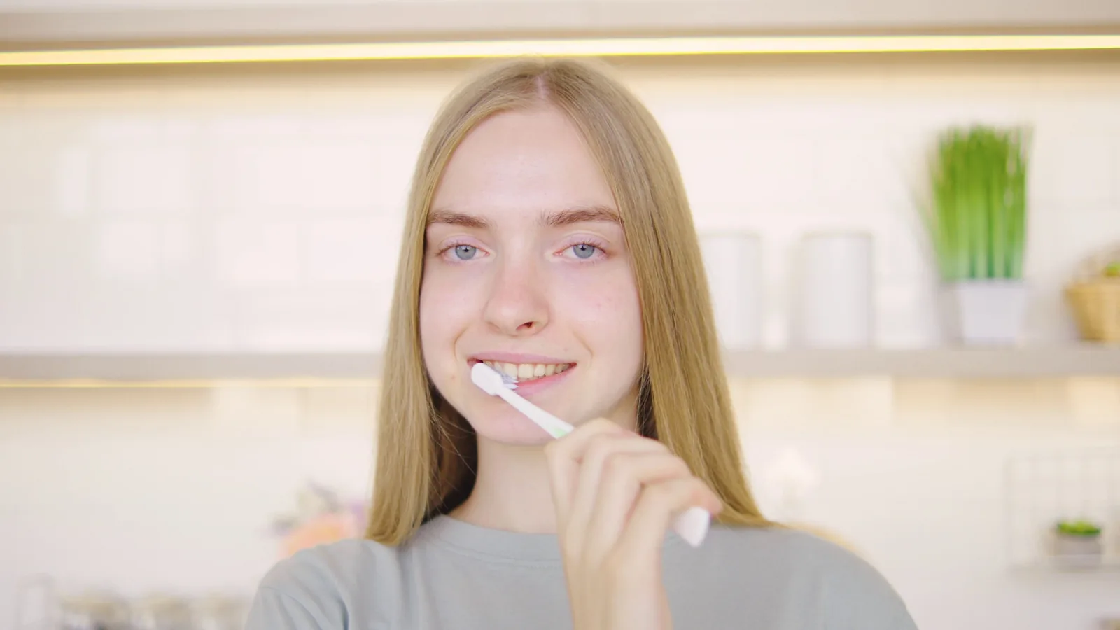 What To Check Before A Simple Daily Grooming Routine With Fewer Products cover image